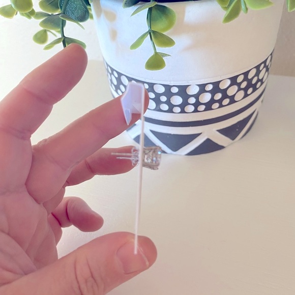 Brand New Sterling silver cubic zirconia earrings has 925 hallmark - Picture 4 of 4